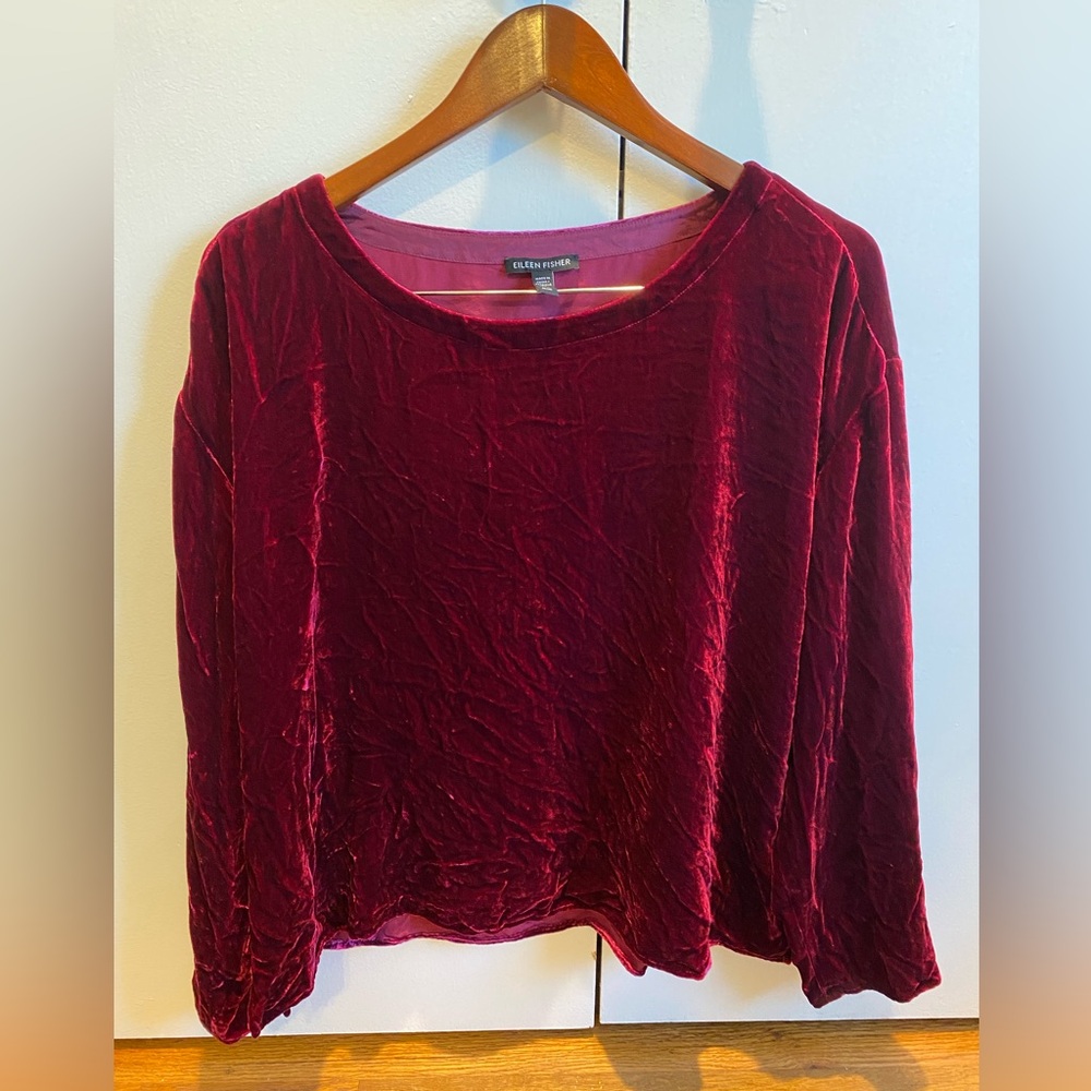 Eileen Fisher Crushed Maroon Velvet Round Neck Boxed Top Women’s Medium